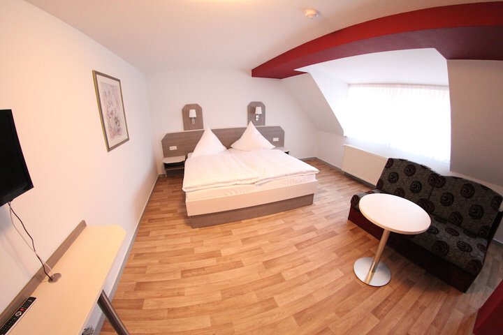 Room 3 of 23