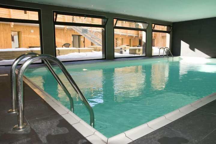 Hotel Pool