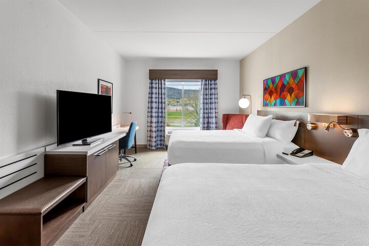 Room 32 of 79