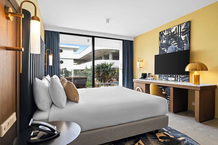 Room 15 of 170