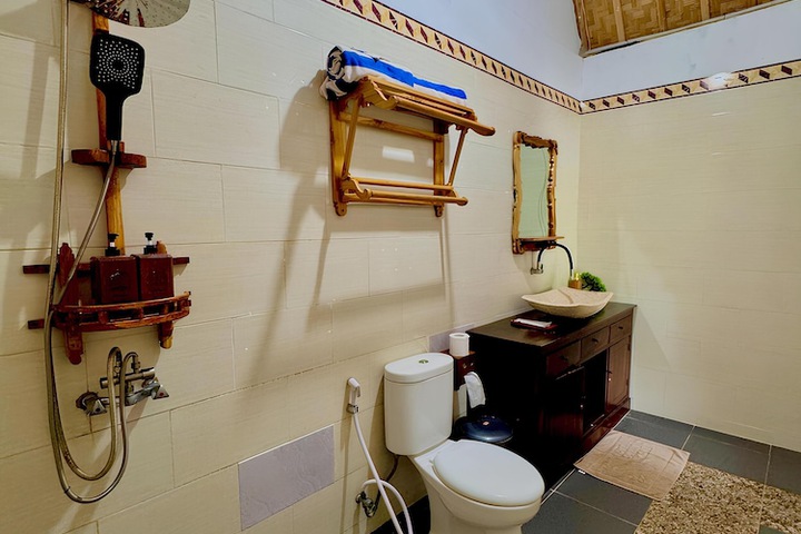 Room 30 of 53