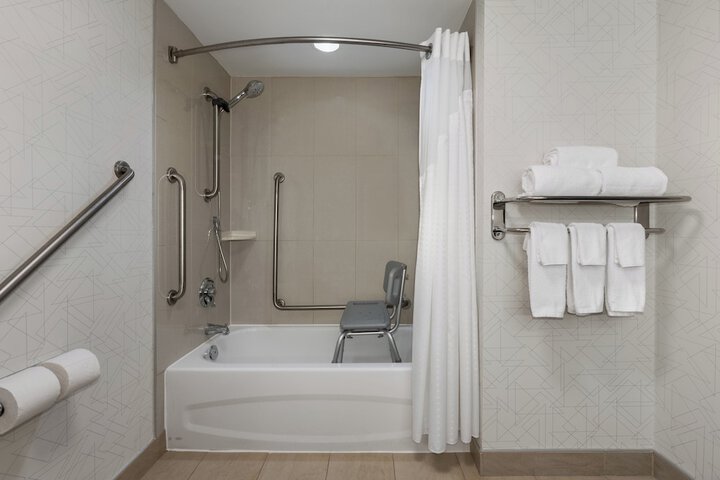 Room 25 of 47
