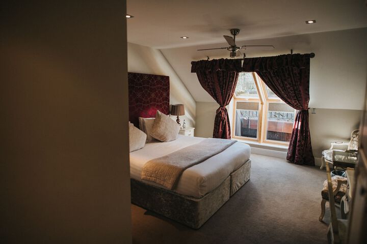 Room 9 of 42