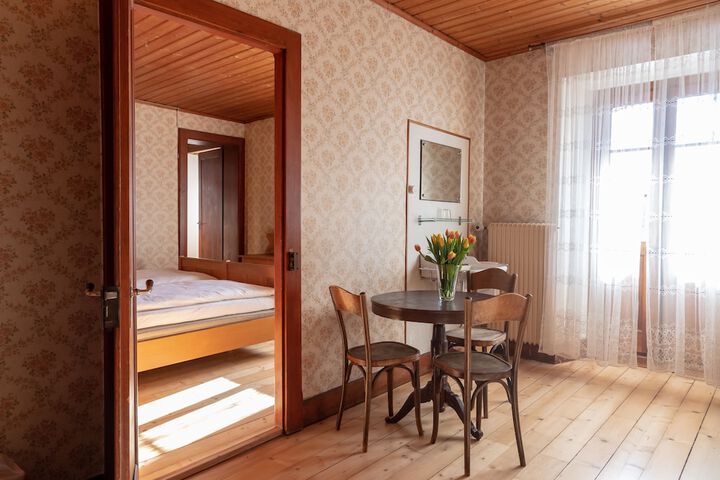 Room 10 of 35