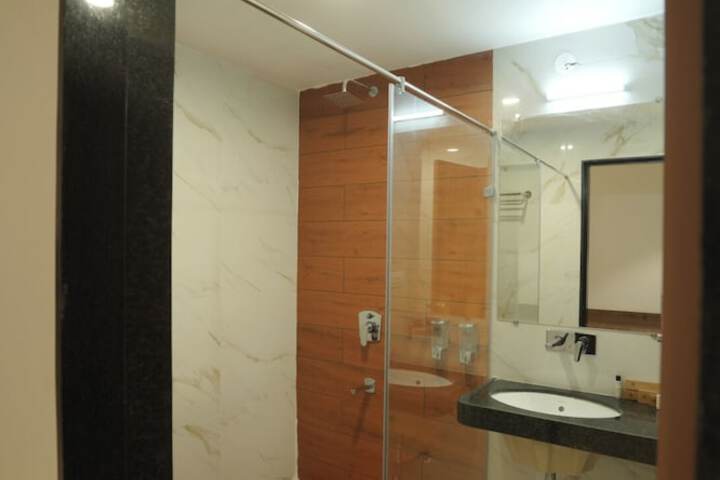 Room 63 of 102