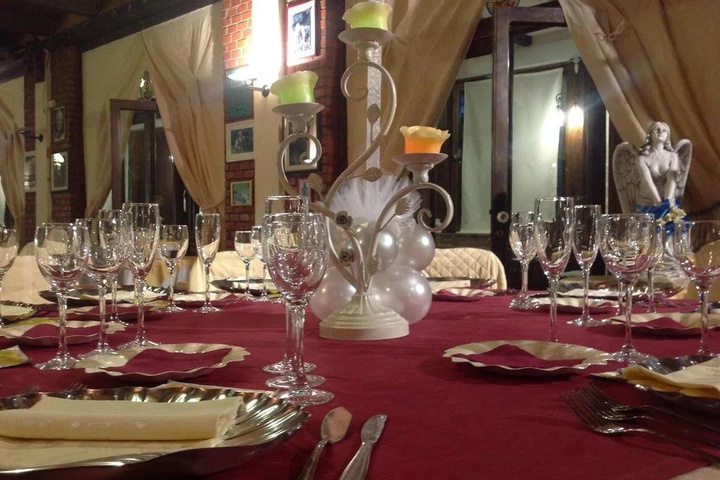 Dining 18 of 19