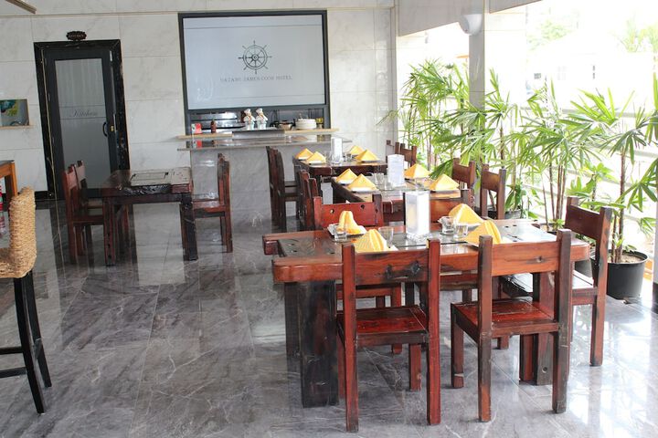 Dining 10 of 14