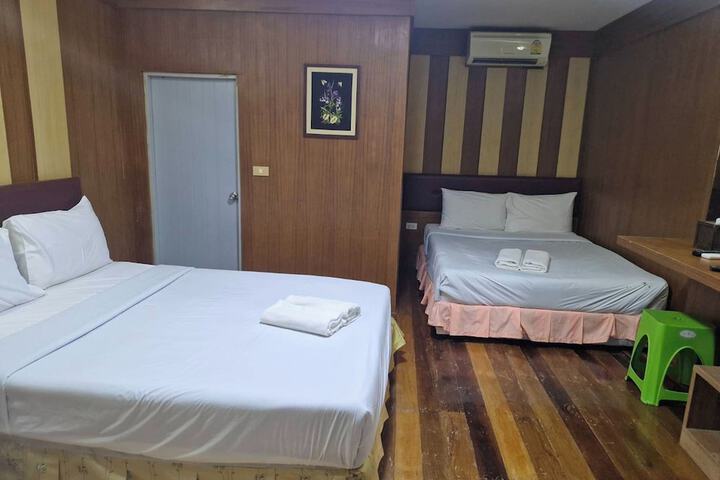 Room 15 of 125