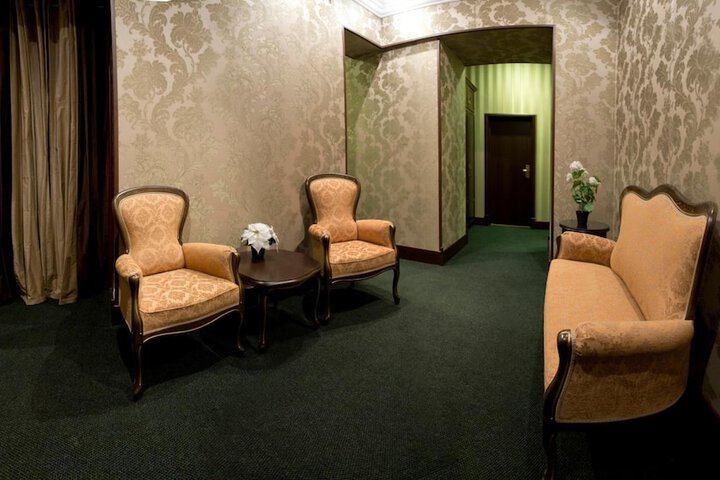 Room 23 of 38
