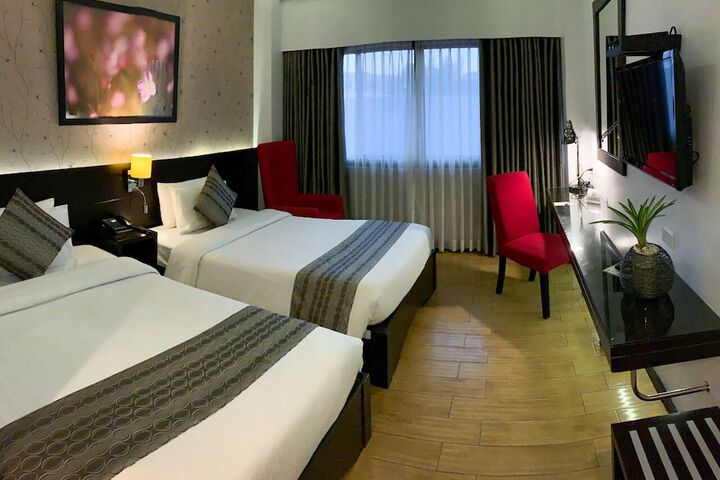 Room 28 of 61