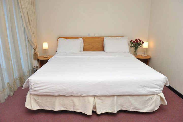 Room 2 of 31