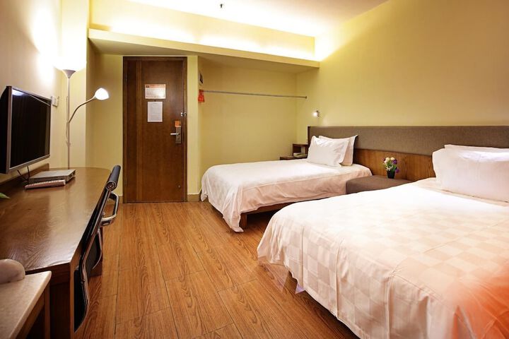 Room 6 of 27