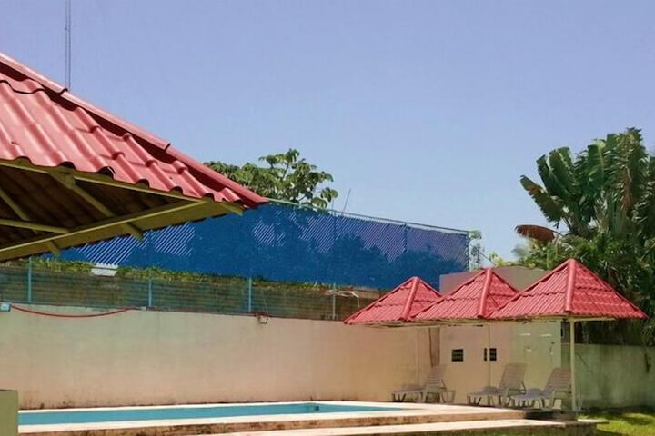 Hotel Exterior 43 of 50