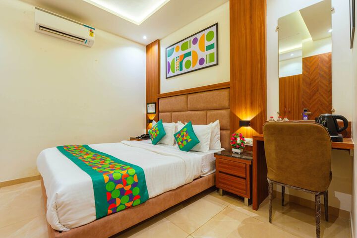 Room 32 of 54