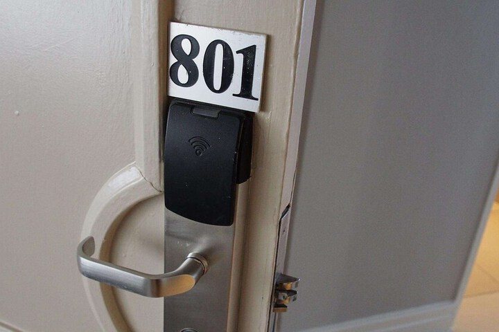 Room 53 of 242