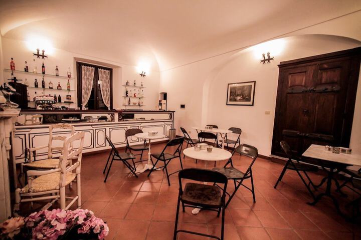 Lounge 20 of 62