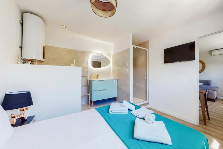Room 3 of 12