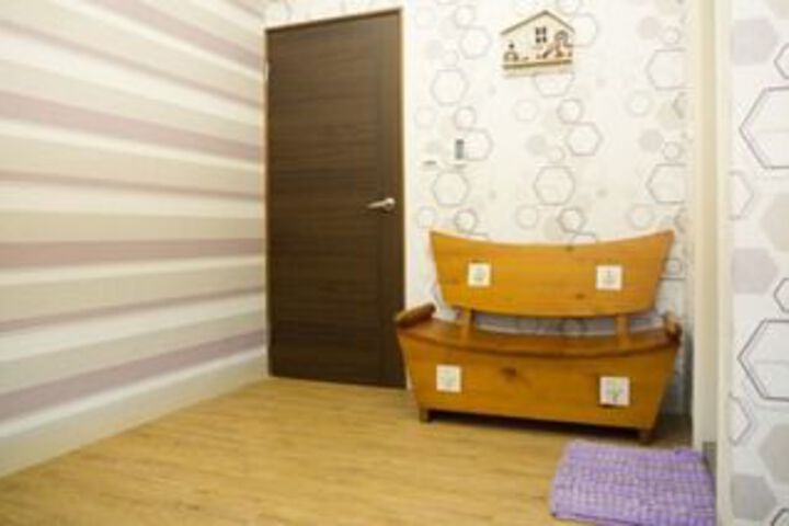Room 10 of 20