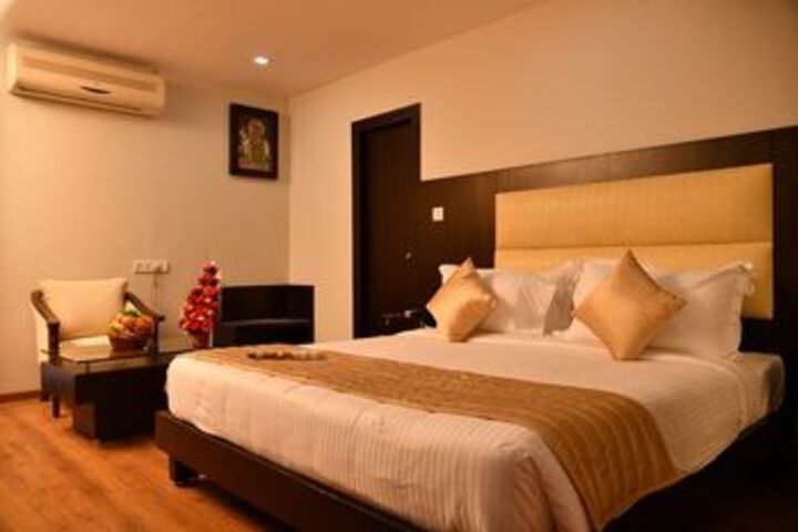 Room 12 of 30