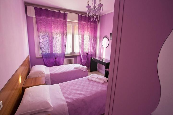 Room 3 of 12
