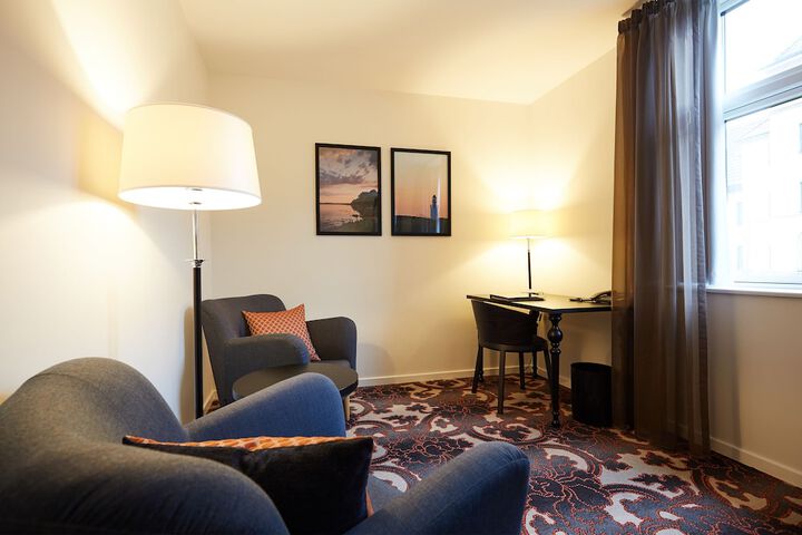 Room 9 of 43