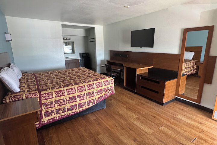 Room 15 of 26