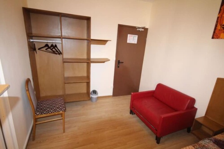 Room 23 of 64