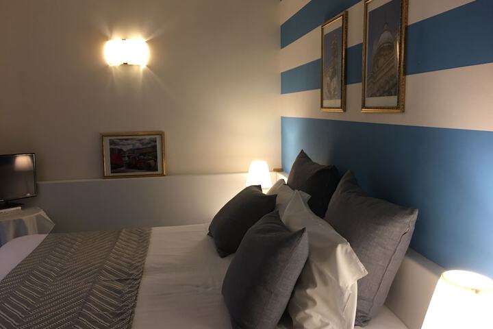 Room 16 of 61