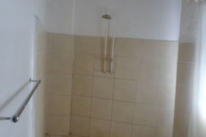Room 4 of 62