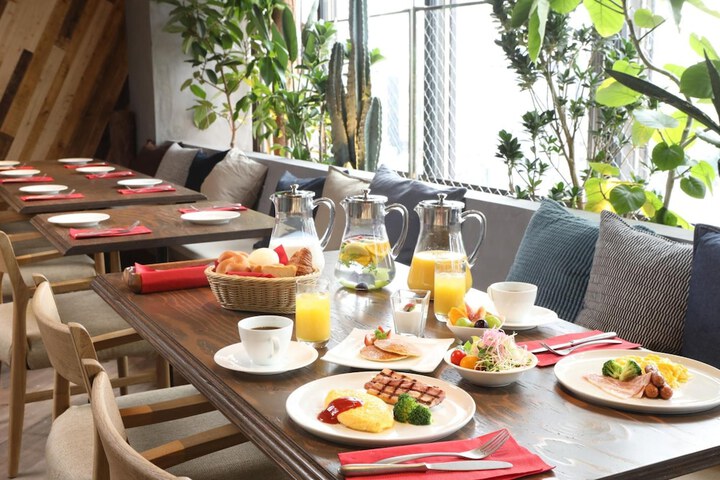 Breakfast/Coffee Service 30 of 45