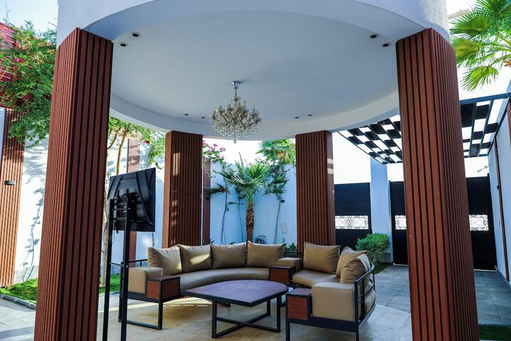 Hotel Exterior 173 of 178