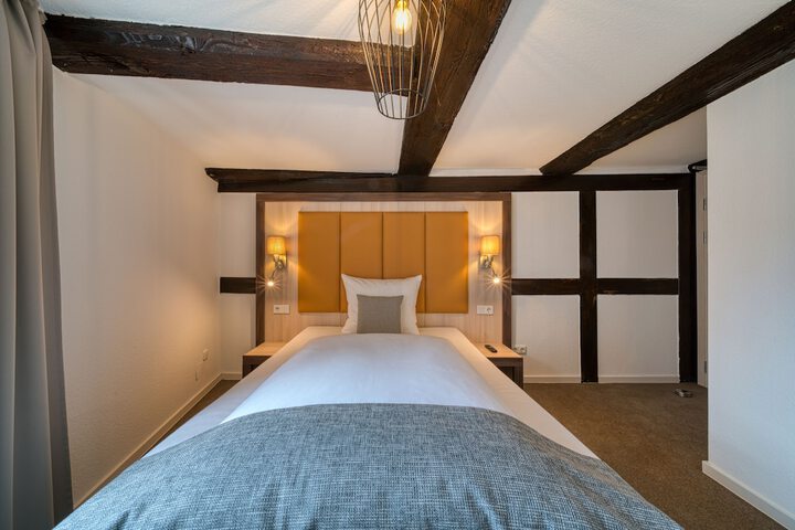Room 17 of 39