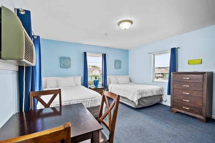 Room 10 of 90