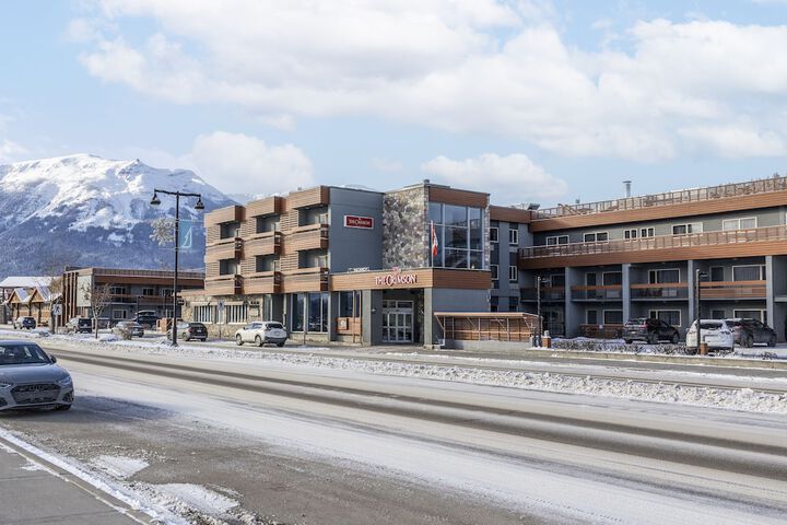 The Crimson Jasper in Jasper, AB