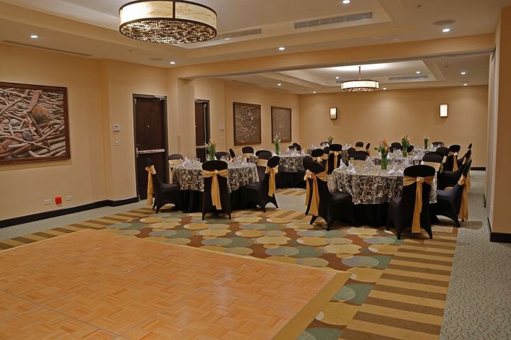 Ballroom/Hall 51 of 82