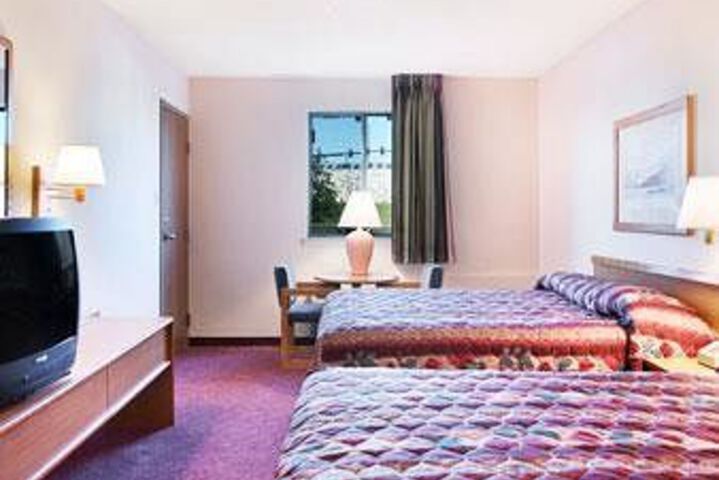 Room 28 of 48