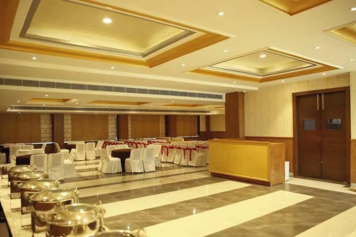Dining 8 of 12
