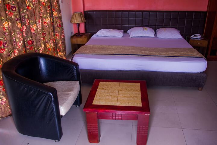 Room 15 of 25