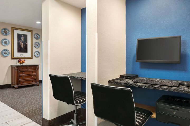 Business Center 58 of 78