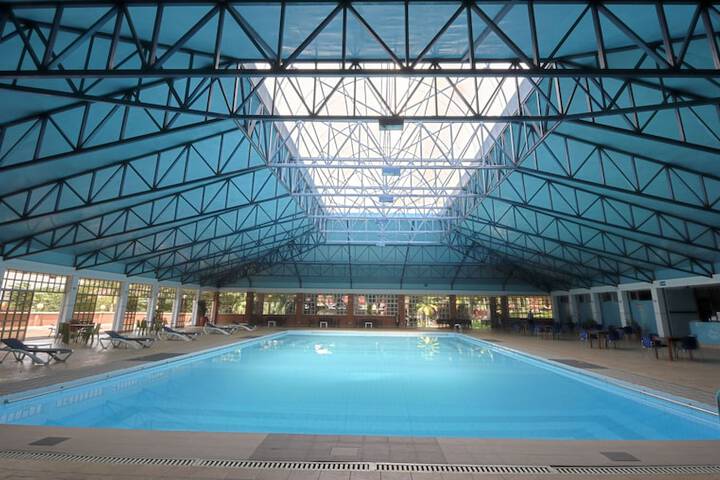 Hotel Pool