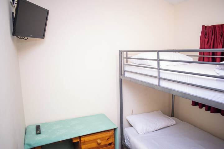 Room 42 of 157