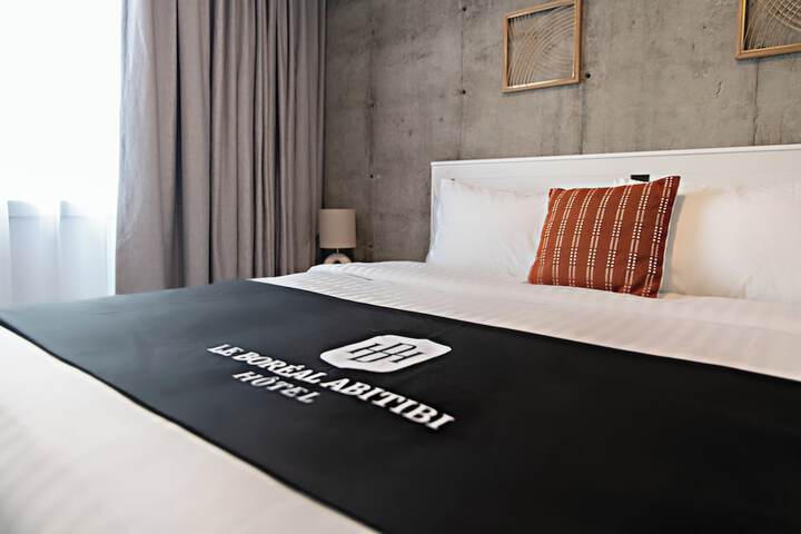 Room 8 of 25