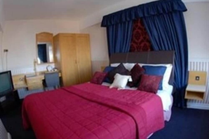 Room 3 of 9