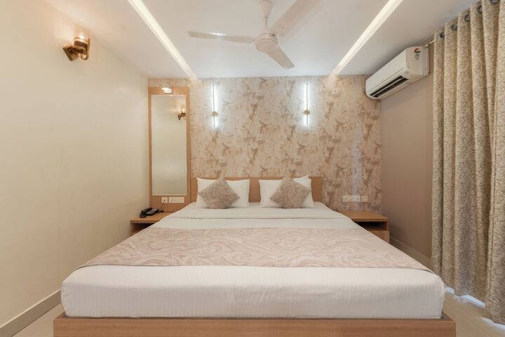 Room 9 of 42