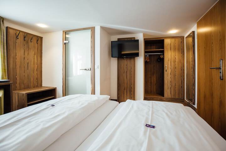 Room 19 of 86