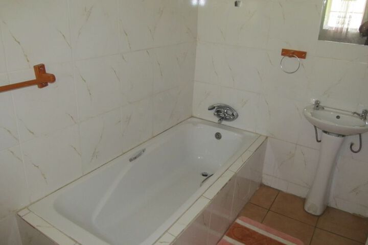 Room 8 of 19