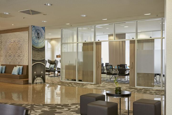 Entrance & Lobby