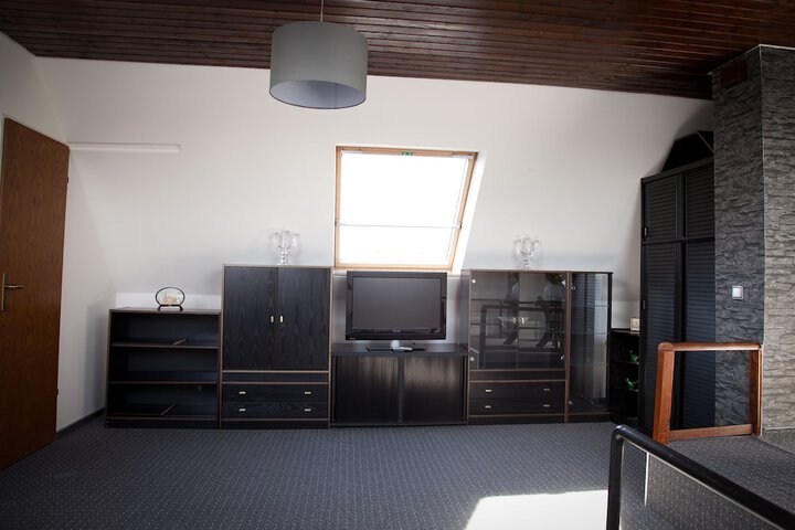Room 27 of 43