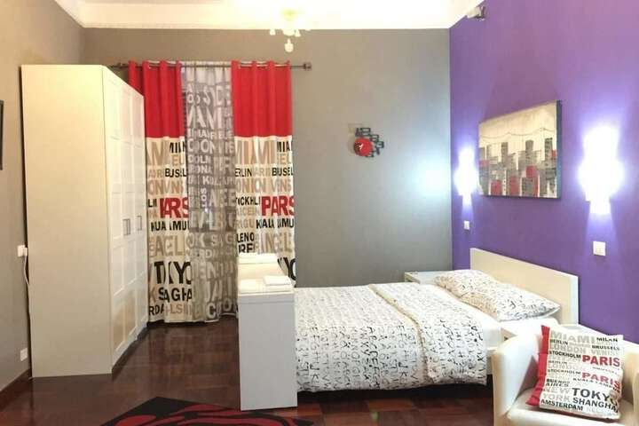 Room 13 of 27