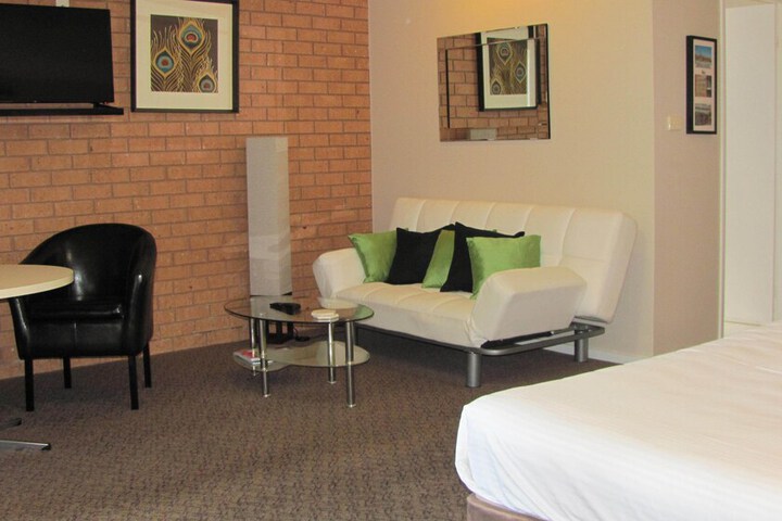 Room 50 of 95